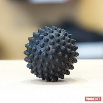 Masážní míček Spike ball WORKOUT - černý