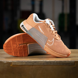 Dámské boty na CrossFit Nike Metcon 9 - oranžové- DOPRAVA ZDARMA