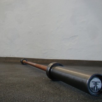 Vzpěračsk&aacute; olympijsk&aacute; osa 15 kg čern&aacute;